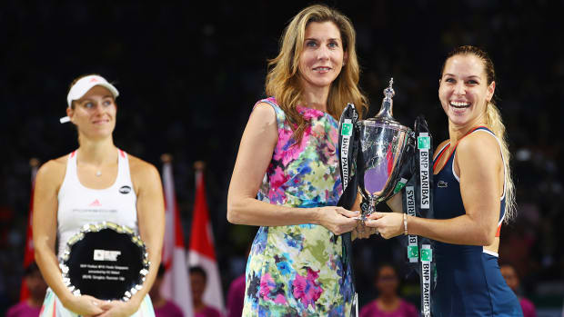 dominika-cibulkova-angelique-kerber-wta-finals.jpg